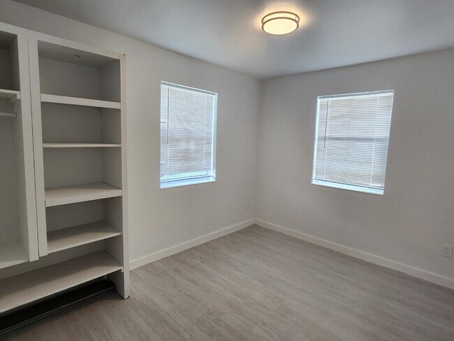 Building Photo - 1754 NE 48th Ct