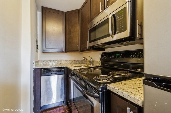 Building Photo - 1430 N Dearborn Pkwy