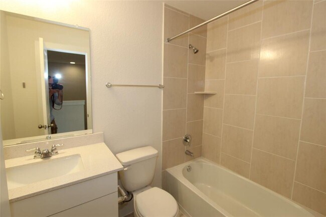 Building Photo - 131 Furlong Dr