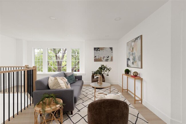 Building Photo - 8708 Cretys Cove