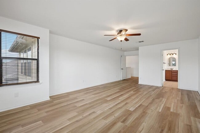 Building Photo - 1001 Lily Pad Ln