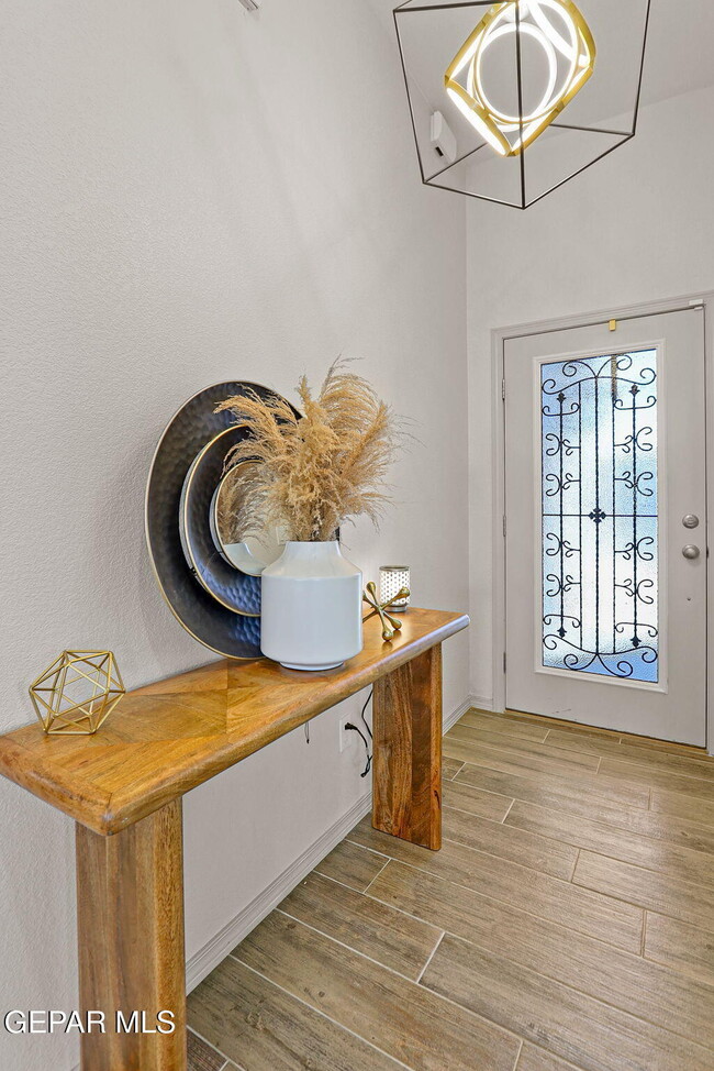 Building Photo - 12741 Gloria Castillo St