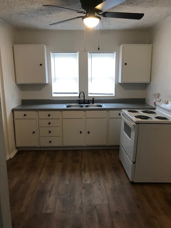 Building Photo - 2618 Meridian St