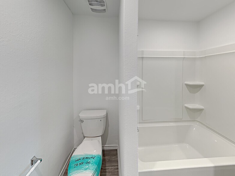 Building Photo - 5439 Elm Valley Dr