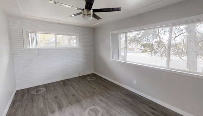 Building Photo - 4BD/3BA on Montezuma w/ Driveway Parking!
