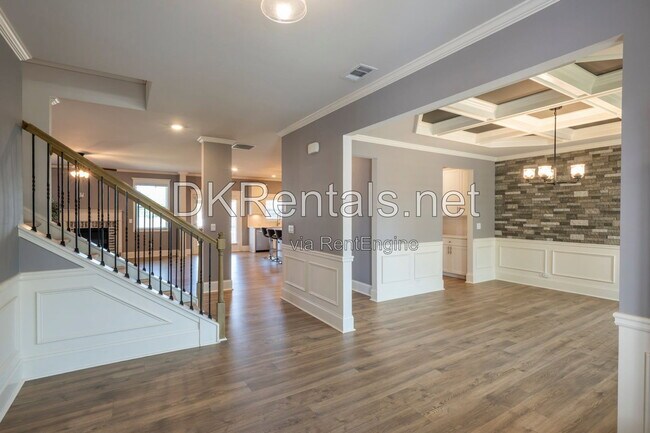 Building Photo - 7095 Evening Dew Dr