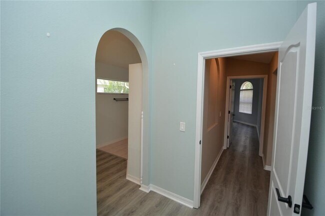 Building Photo - 18 Wellwater Dr