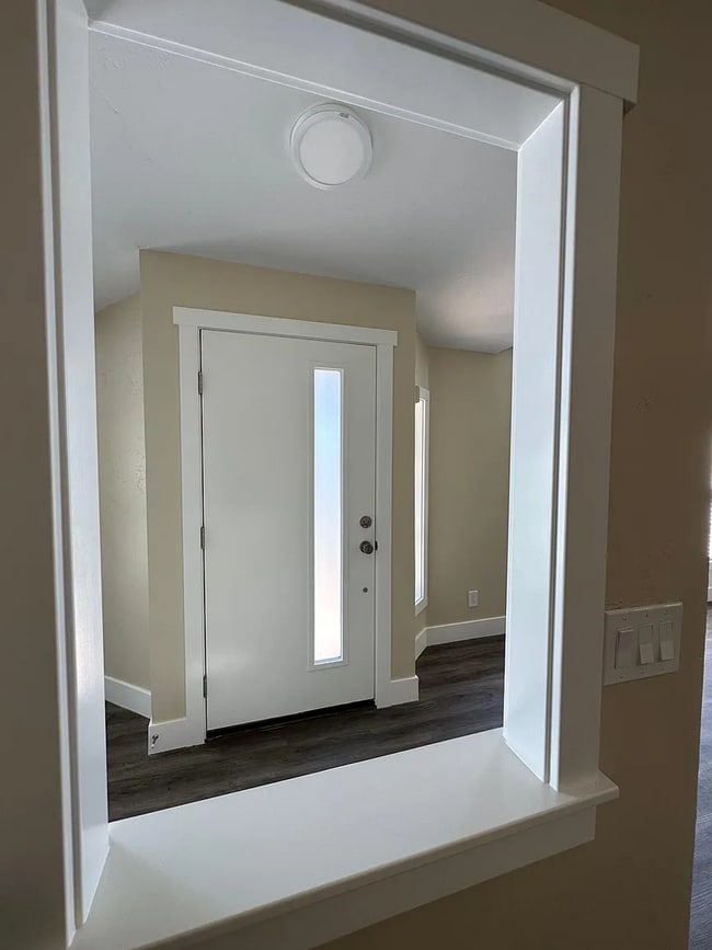 Building Photo - Modern Auburn Retreat—Fully Renovated 3BR ...