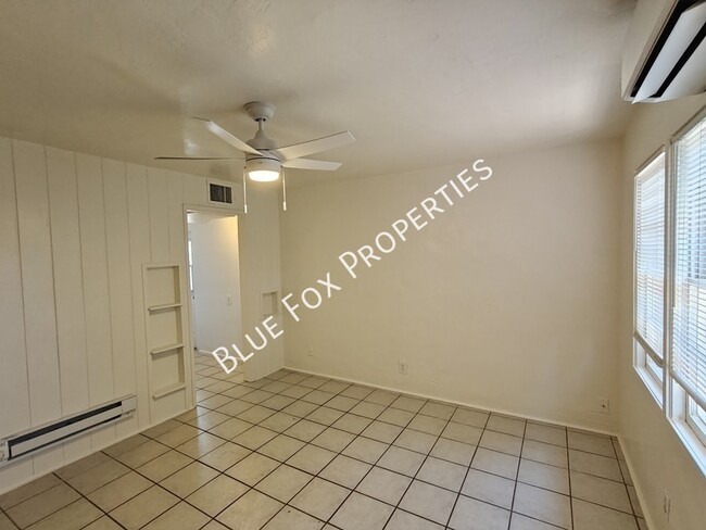 Building Photo - 3241 E Bermuda St