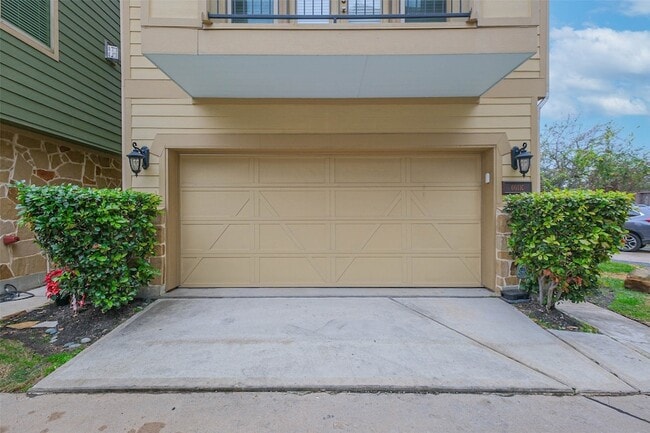 Building Photo - 6011 Kansas St