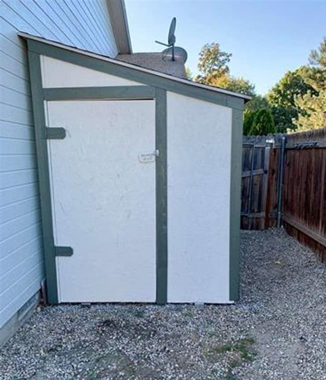 Building Photo - Great Single Family Home In Quiet Neighbor...
