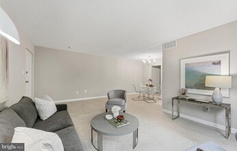 Building Photo - 3829 Hamilton St