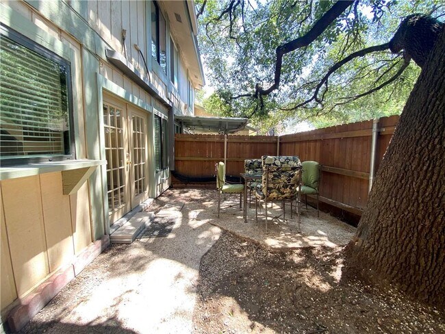 Building Photo - 9535 Quail Village Ln