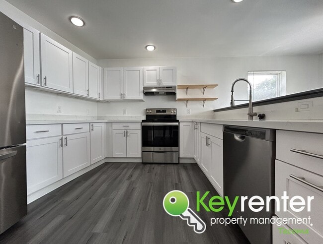 Building Photo - Exceptional 2 Bed 2 Bath Downtown Condo