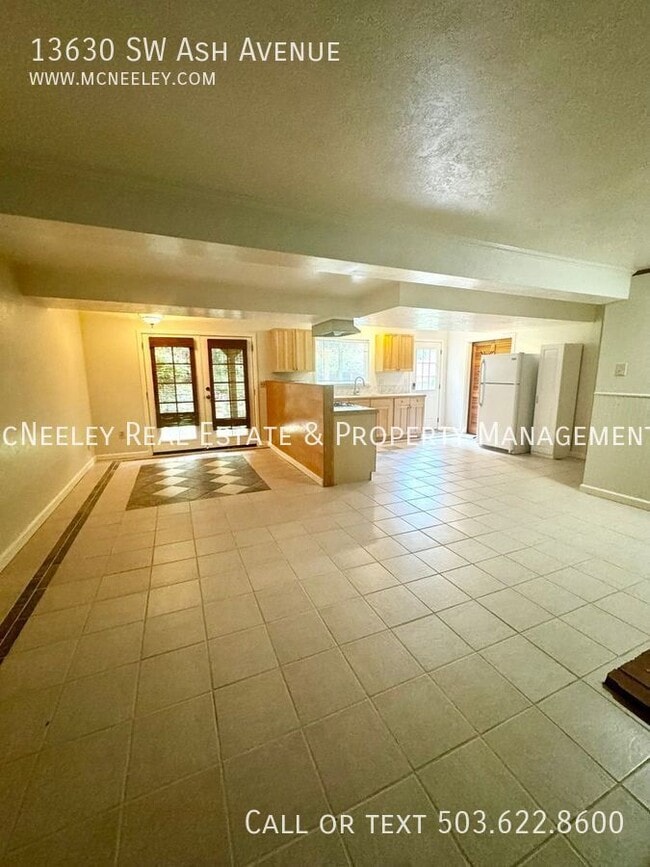 Building Photo - 13630 SW Ash Ave