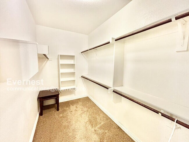 Building Photo - 604 Knightsbridge Ln