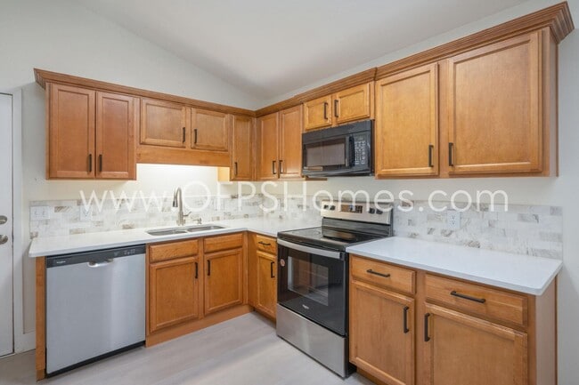 Building Photo - 211 Indian Oaks Dr