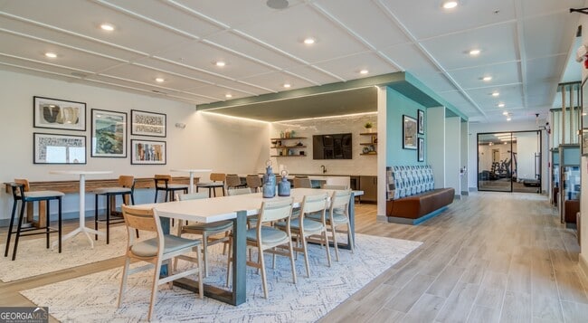 Building Photo - 1000 Rea Dr SW