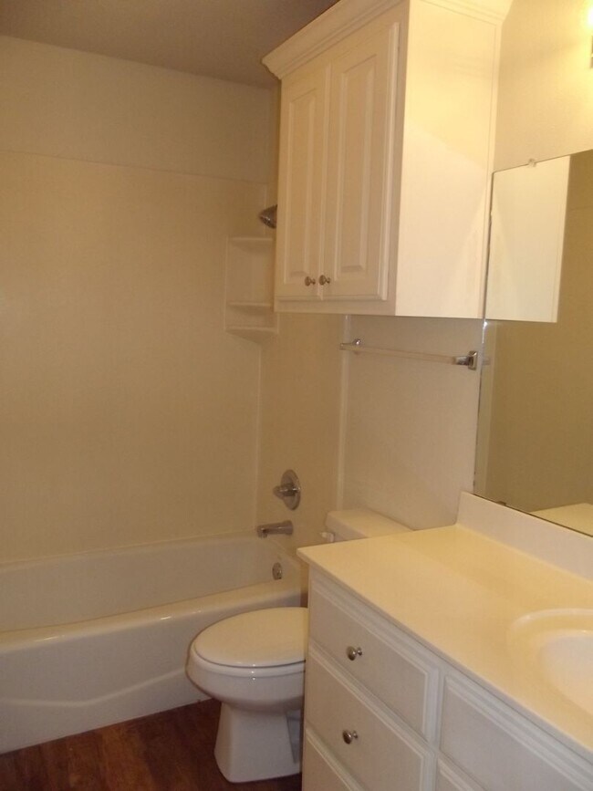 Building Photo - 3206 110th St