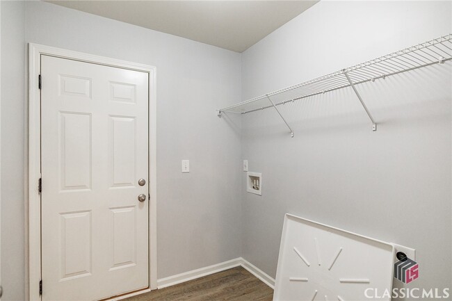 Building Photo - 157 Brockett Dr