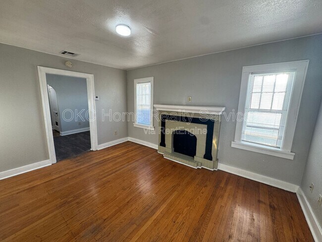 Building Photo - 421 NW 26th St