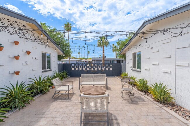 Building Photo - Fashion Square Apt1|SWVillage|Scottsdale|8...