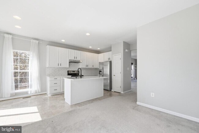 Building Photo - 14257 Hunters Run Way