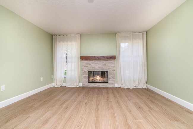 Building Photo - 3236 Helmsdale Ct