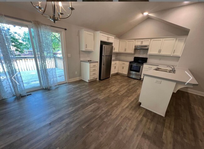 Building Photo - Beautiful Home in Raytown!