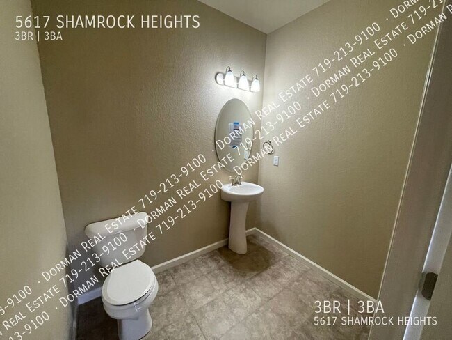 Building Photo - 5617 Shamrock Heights