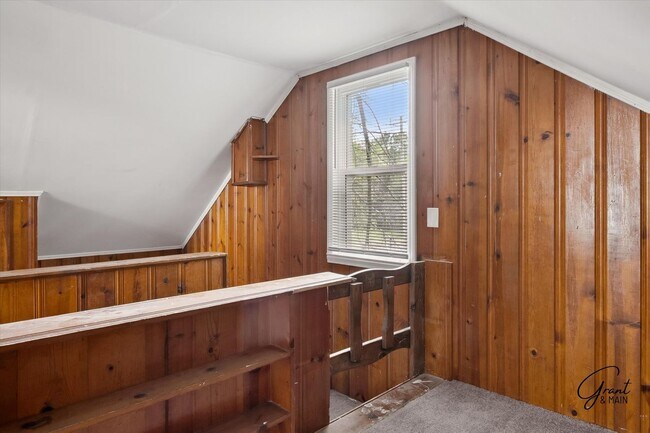 Building Photo - $1300 3 bedroom bungalow