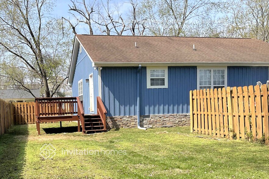 Building Photo - 609 Eastview Cir