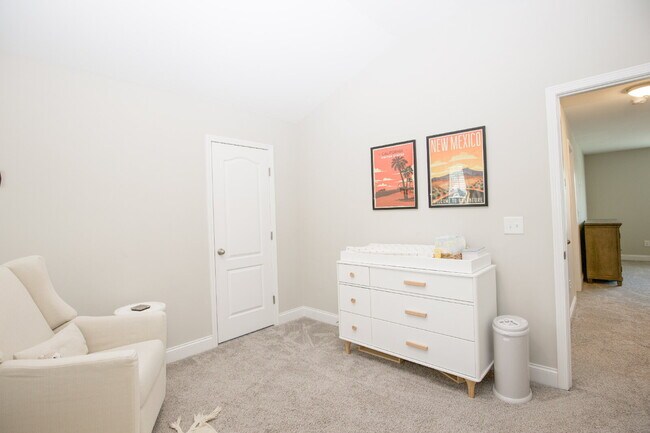 Building Photo - "Spacious 4-Bedroom Home with 2.5 Baths in...