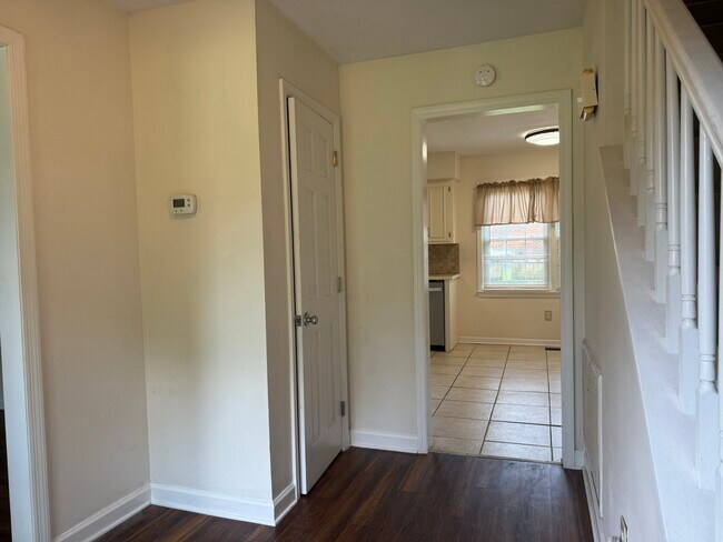 Building Photo - 502 Plantation Dr