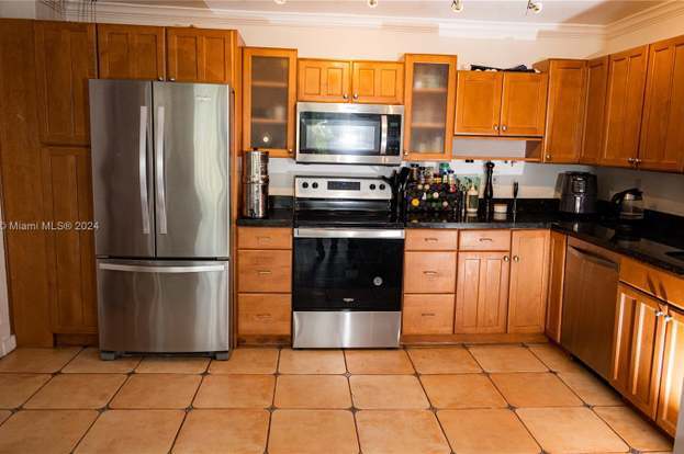 Building Photo - 6801 Indian Creek Dr