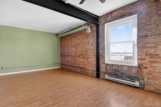 Building Photo - 1104 4th St