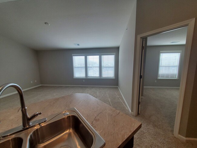 Building Photo - 2 Bedroom 2 Bath Condo