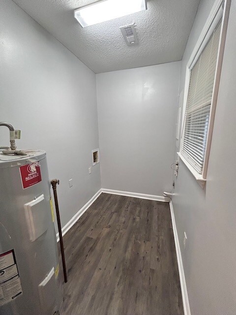 Building Photo - 505 E Hanover Rd
