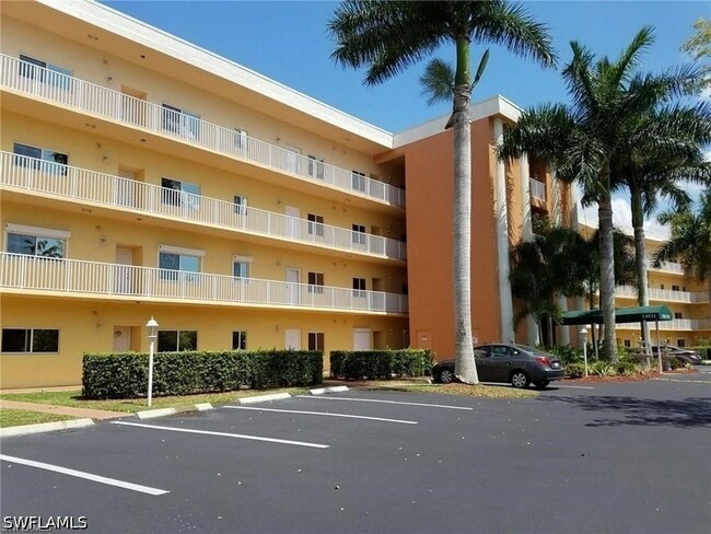 Building Photo - 14931 Park Lake Dr