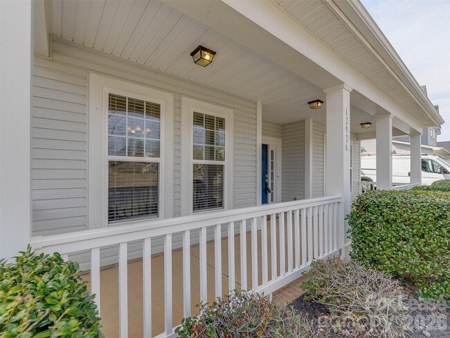 Building Photo - 12926 Union Square Dr