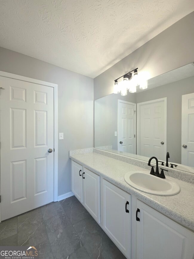 Building Photo - 4748 Highpoint Way