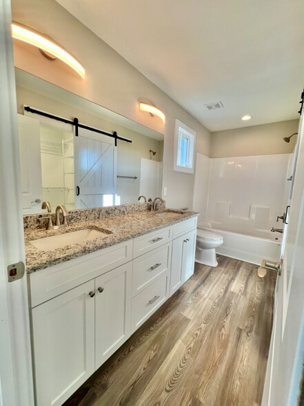 Building Photo - 2530 Snow Creek Rd NE