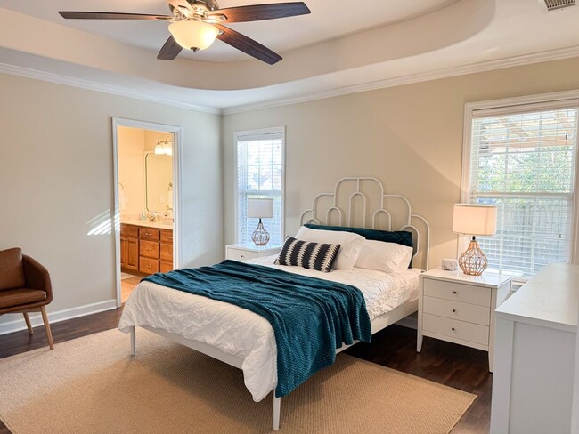 Building Photo - Spacious 3BR Home with Open Split Layout, Fenced Yard & Covered Front Porch