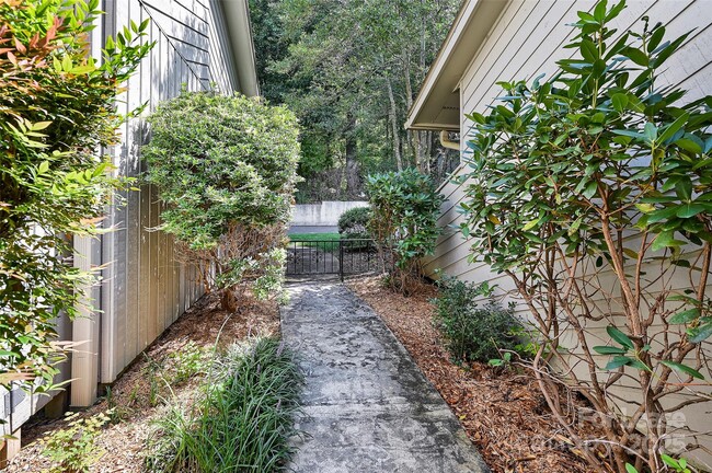 Building Photo - 108 Cloverleaf Ln