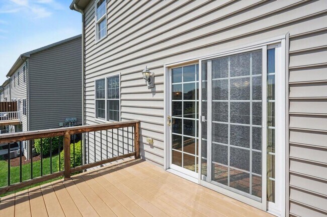 Building Photo - 5050 Mendenhall Dr.