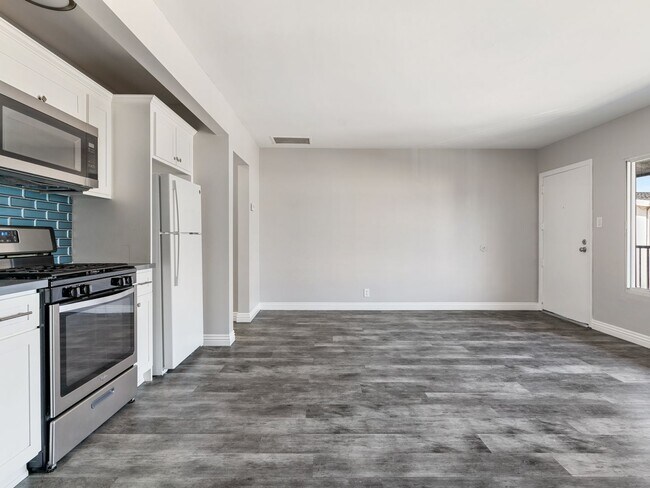 Interior Photo - 150-154 W Hillcrest Blvd