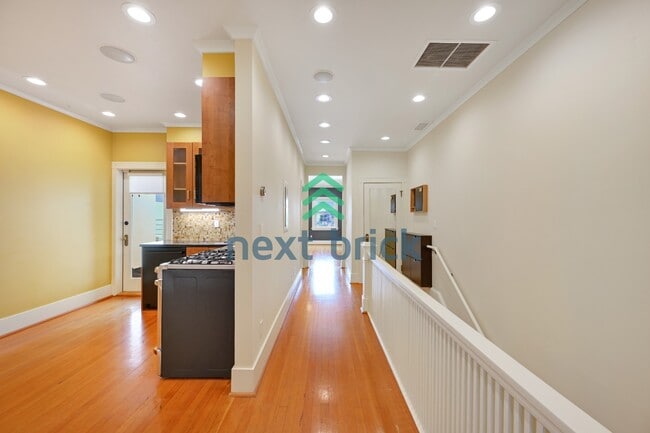 Building Photo - Rare Find-Heritage Historic Lake View Luxury Condo opportunity!