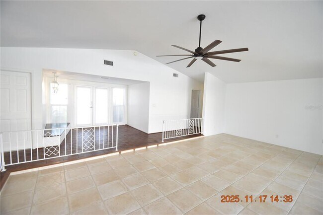 Building Photo - 705 Spanish Main Dr