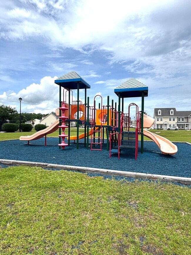 Building Photo - **MANAGERS SPECIAL 250 OFF FIRST MONTH REN...