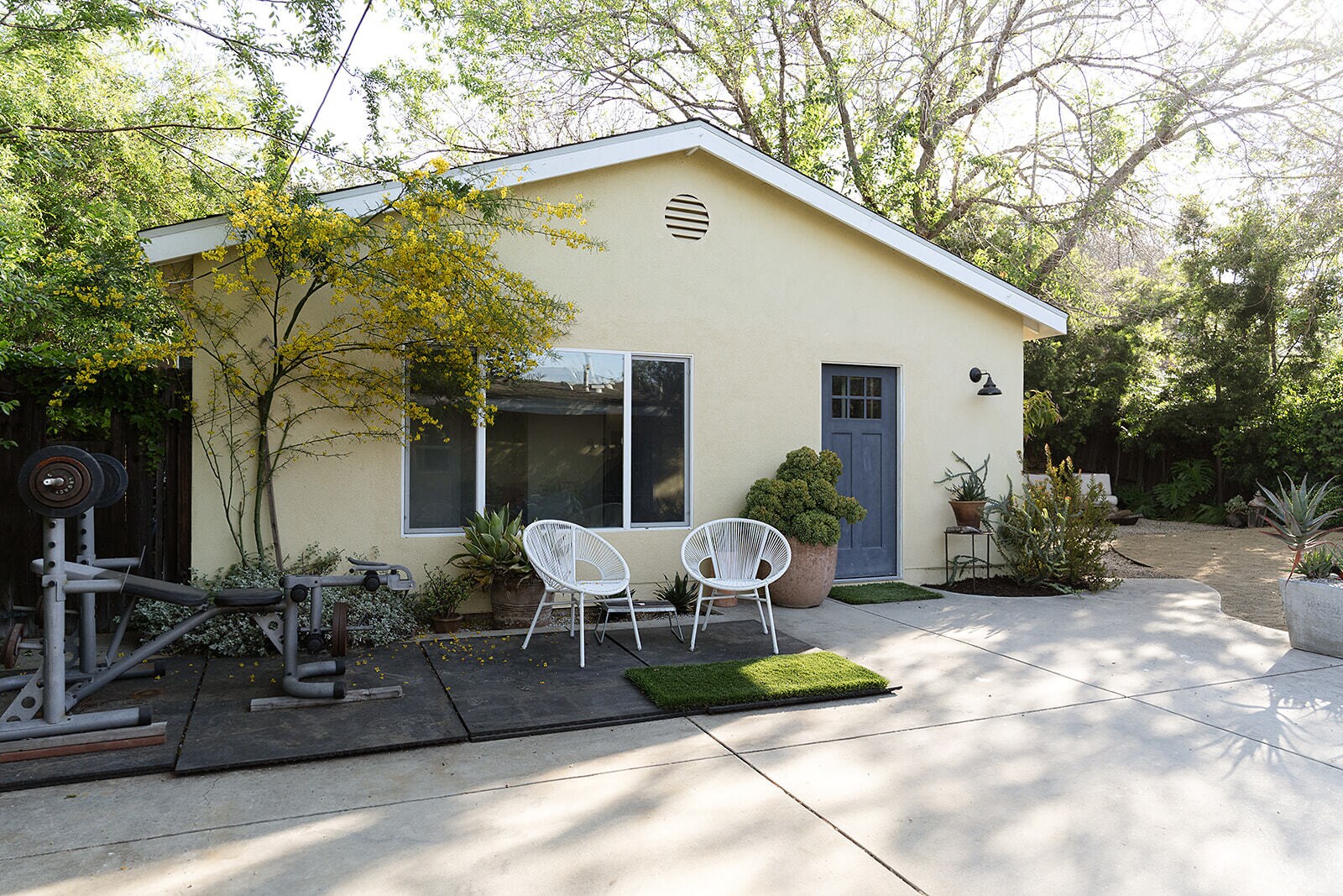 Building Photo - 2841 Los Feliz Dr